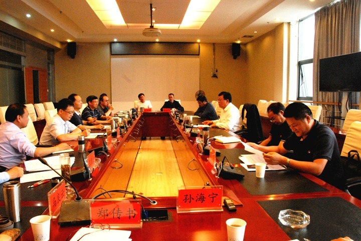 云南pp电子集团与寻甸县政府举行座谈会