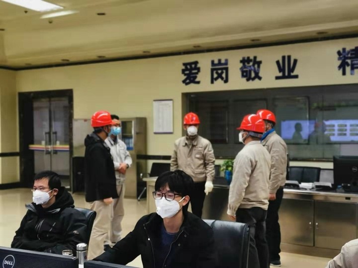 万众一心共克时艰，，，，众志成城战胜疫情