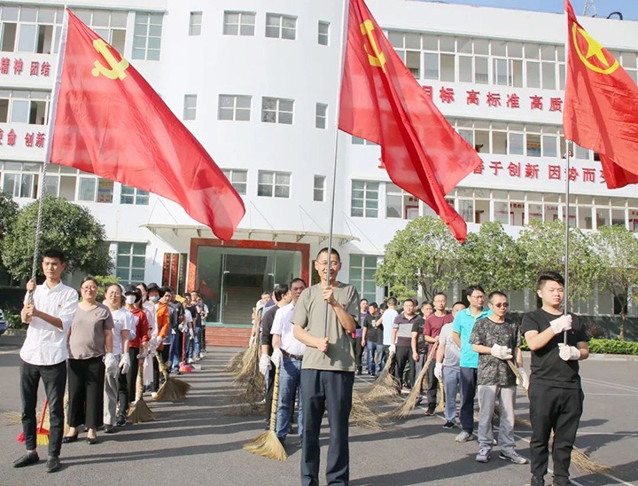 镇雄煤业公司开展“双报到双效劳双报告”活动