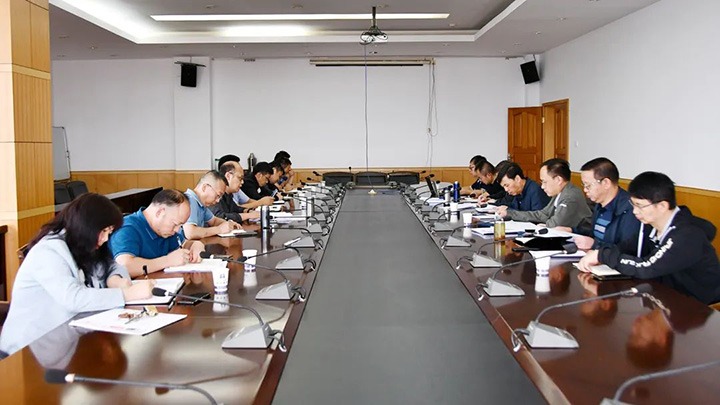 云煤（pp电子）集团党委副书记、副董事长、总司理高建嵩一行到云维集团督导调研