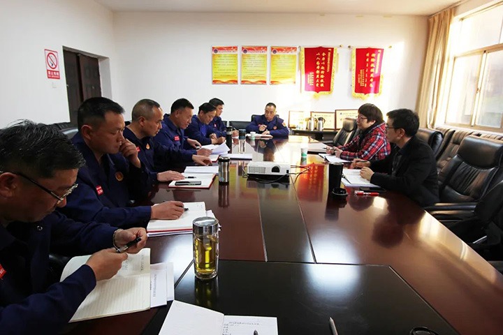 云煤（pp电子）集团指导组到国家矿山应抢救援东源队指导年度民主生涯会