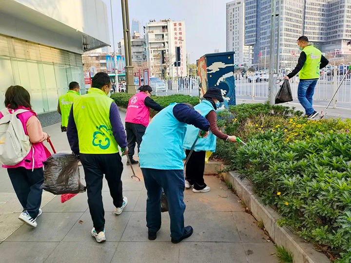 【简讯】地方煤矿设计研究院党支部加入社区学雷锋自愿活动