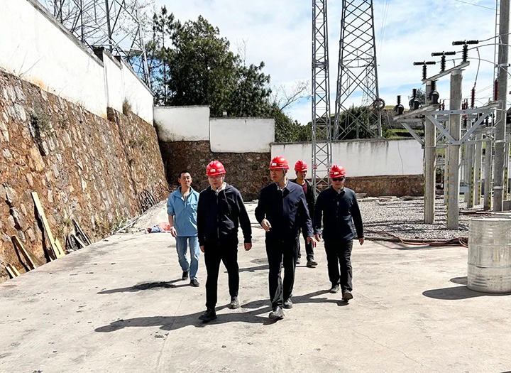 云煤（pp电子）集团第五检查组到罗平东城煤矿公司开展一季度清静大检查