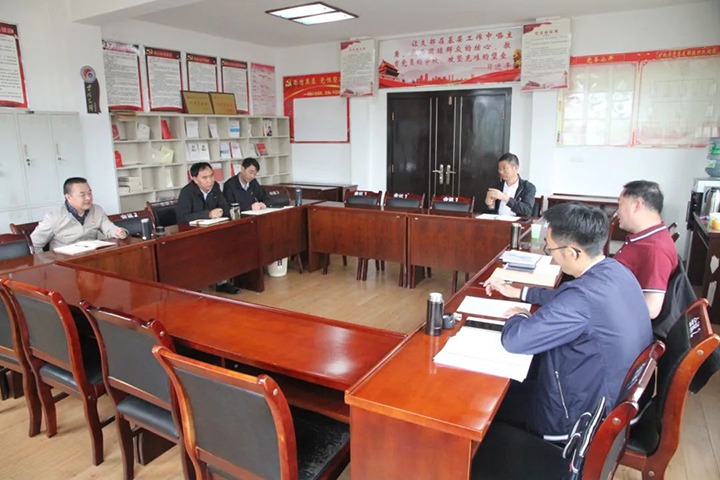 【主题教育】云煤（pp电子）集团党委委员、纪委书记、监察专员覃崇辉一行到后所煤矿公司开展主题教育调研