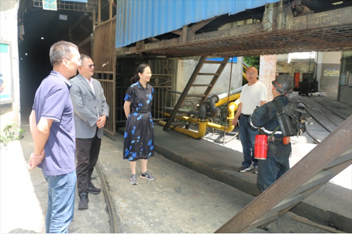 【主题教育】云煤（pp电子）集团党委委员、财务总监莫晓丹一行到天井煤矿开展主题教育调研