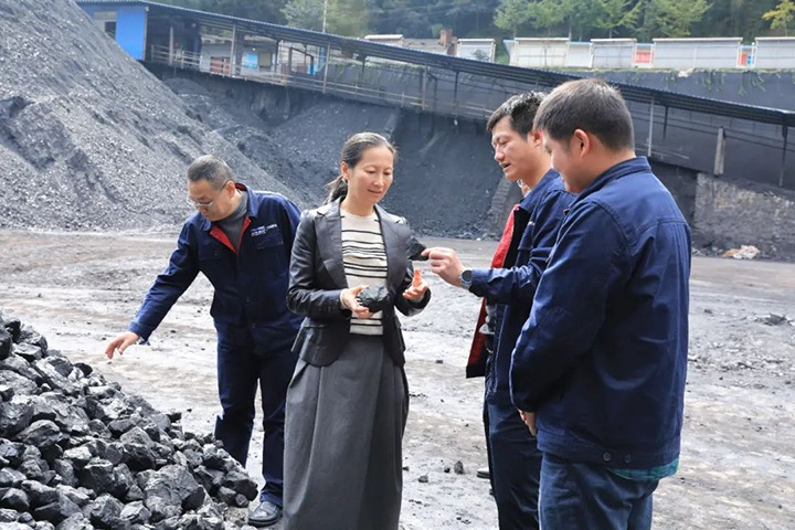 【下层调研】云煤（pp电子）集团党委委员、财务总监莫晓丹一行到富源团结煤业有限公司开展生产谋划调研