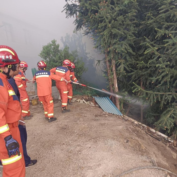 【聚焦云煤】你们来了，，，，我们就定心了——东源队乐成杀绝富源县山火