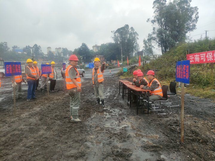 应急始于心，，，，，提防始于行——可保煤矿公司开展火灾专项应急预案演练